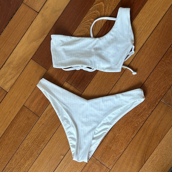 Onia White Bikini - Picture 4 of 6